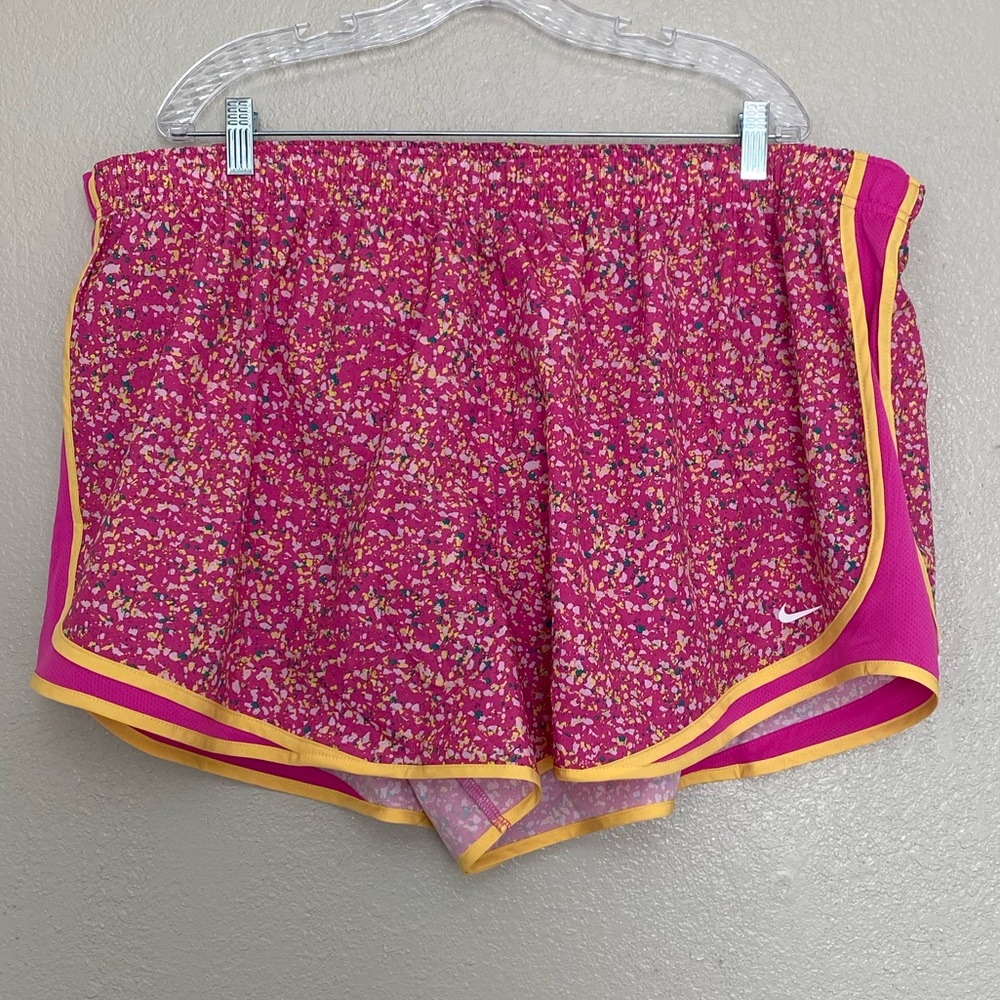 Nike Women’s Plus Size Standard Fit Shorts 3X